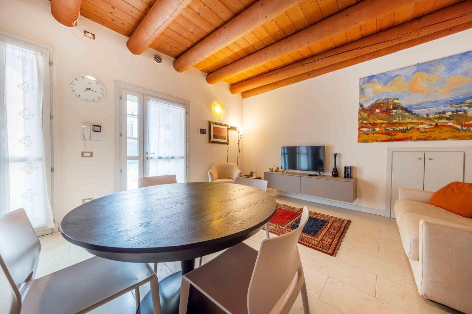 Apartmentsgarda - Borgo Garibaldi Apartment